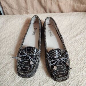 Michael Kors Womens Snake Embossed Leather Loafers With Bow Tie Accents Size 9